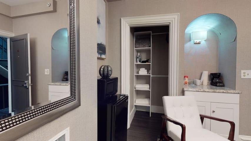 Premier Suites Bay Village Бостон Экстерьер фото